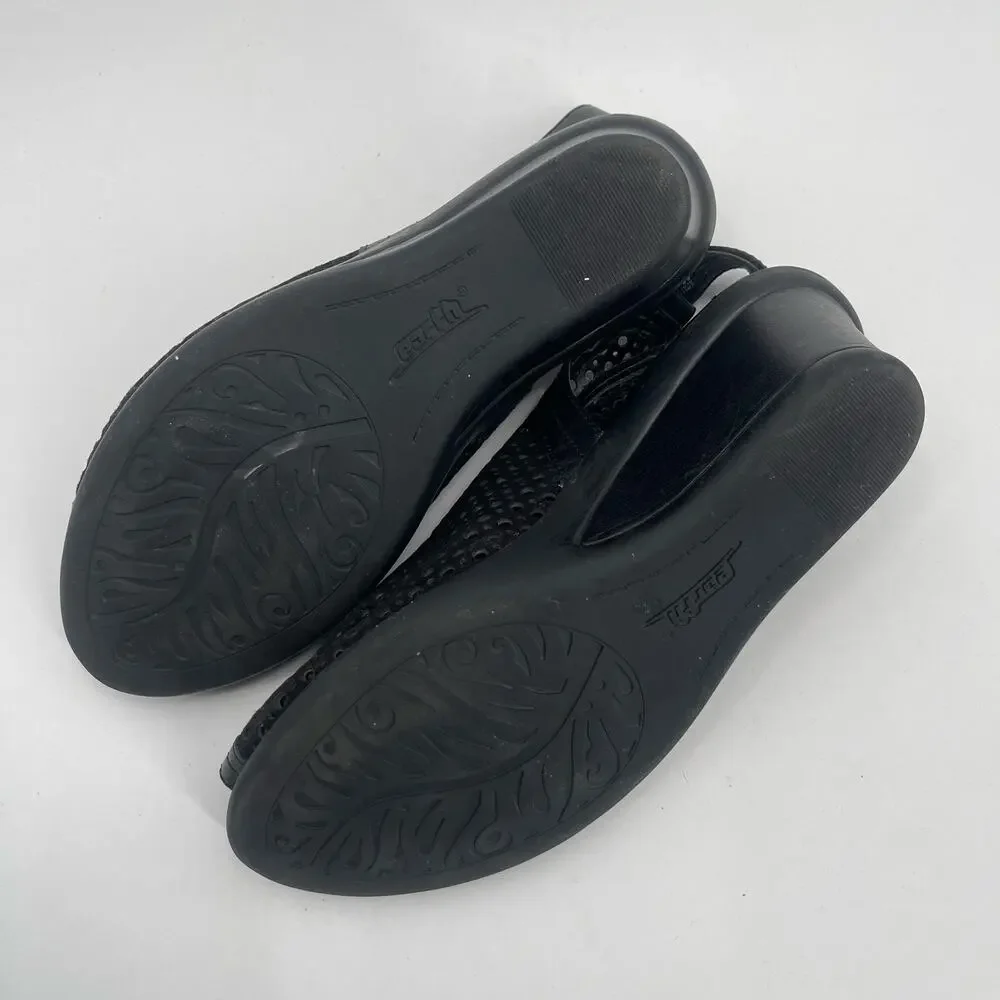 EARTH Calla Wedge Sandals Size 8 Black Perforated Leather Suede Casual Comfort